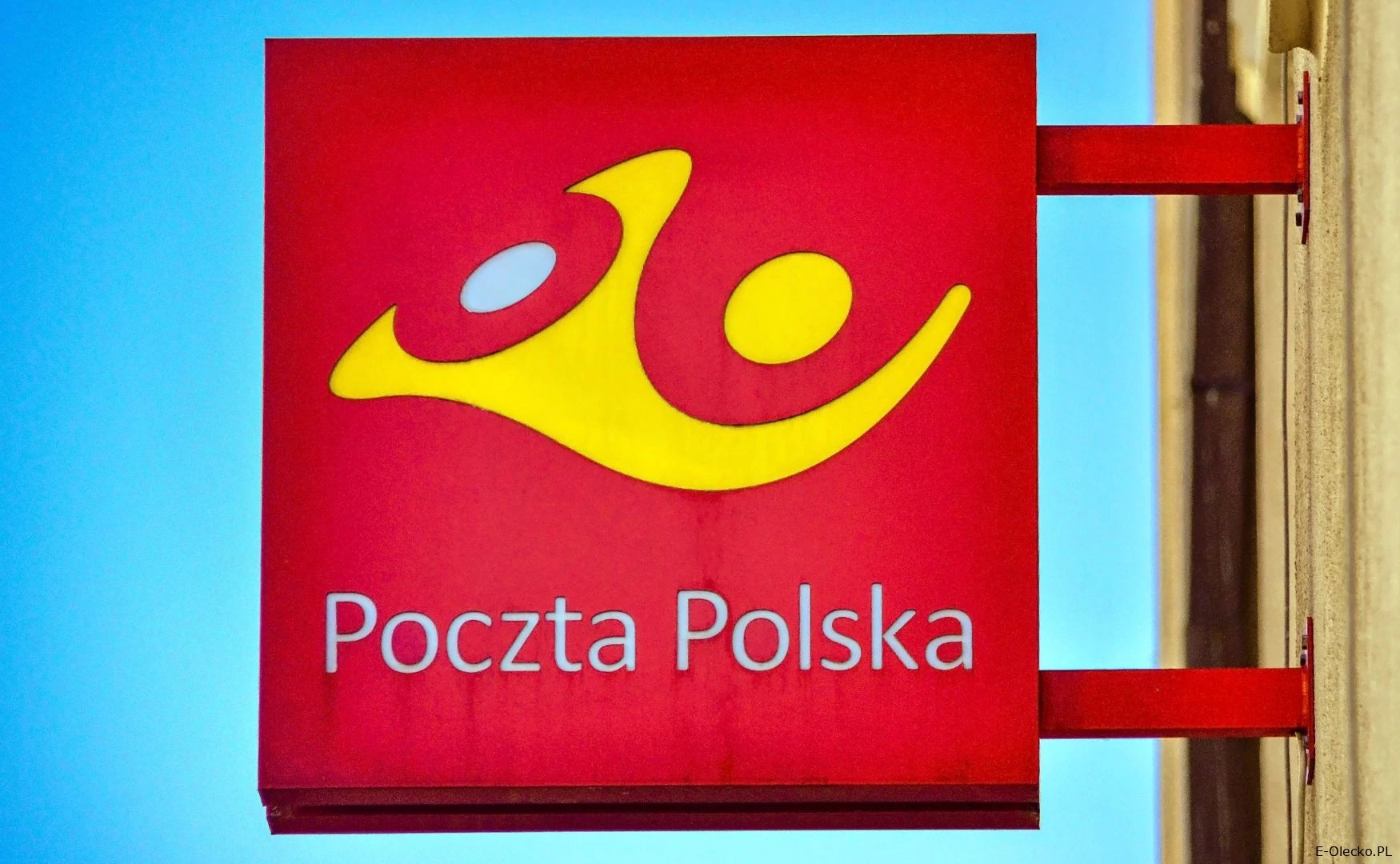 Poczta Polska na skraju bankructwa. Wstrzymane inwestycje, rekrutacje i podwyżki